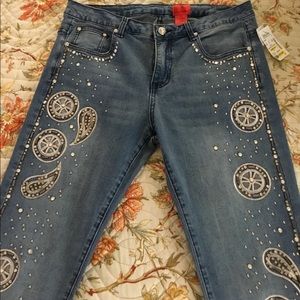 🍃🌹🍃SALE 🌹🍃V Cristina studded jeans